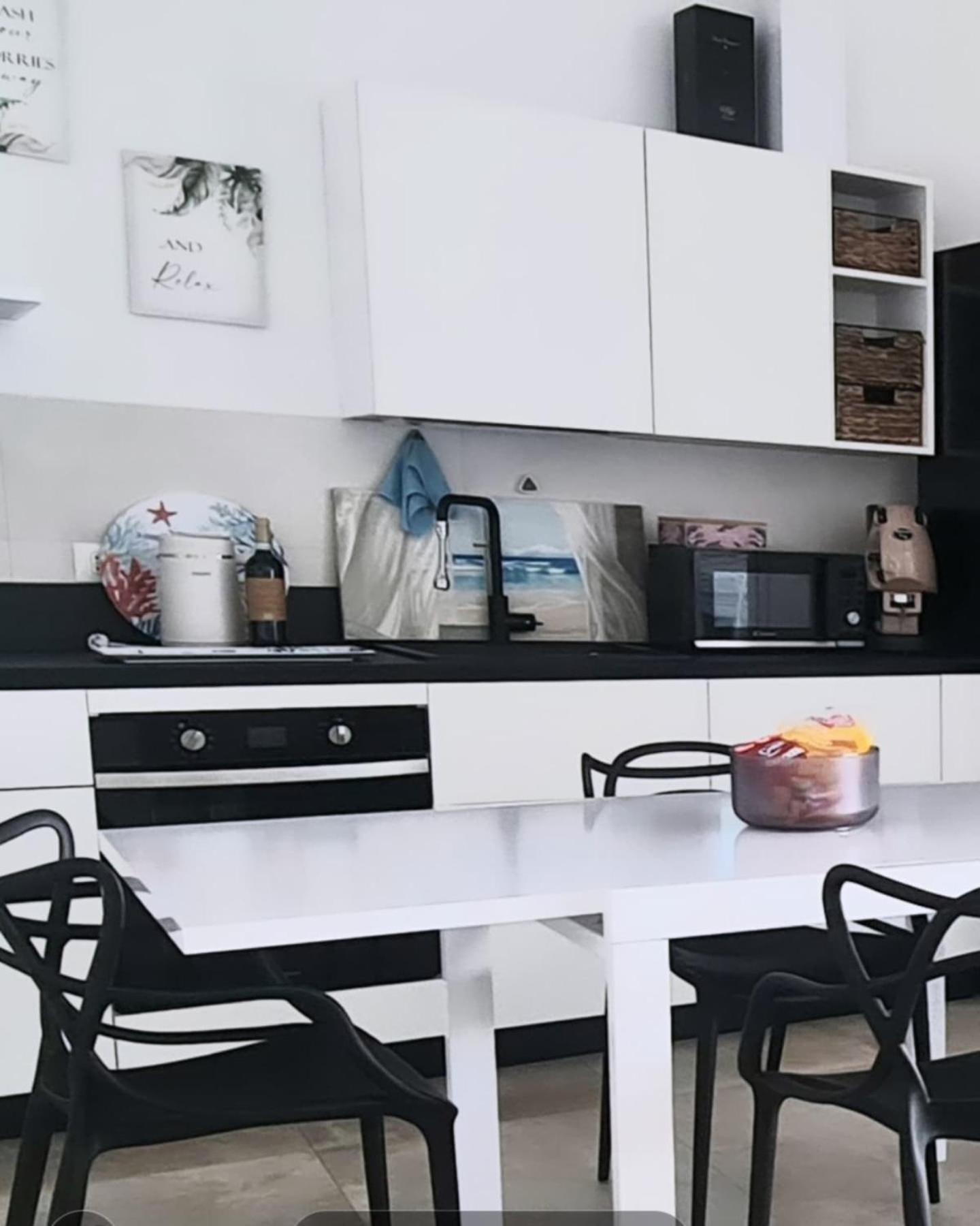 Elsa Villa *