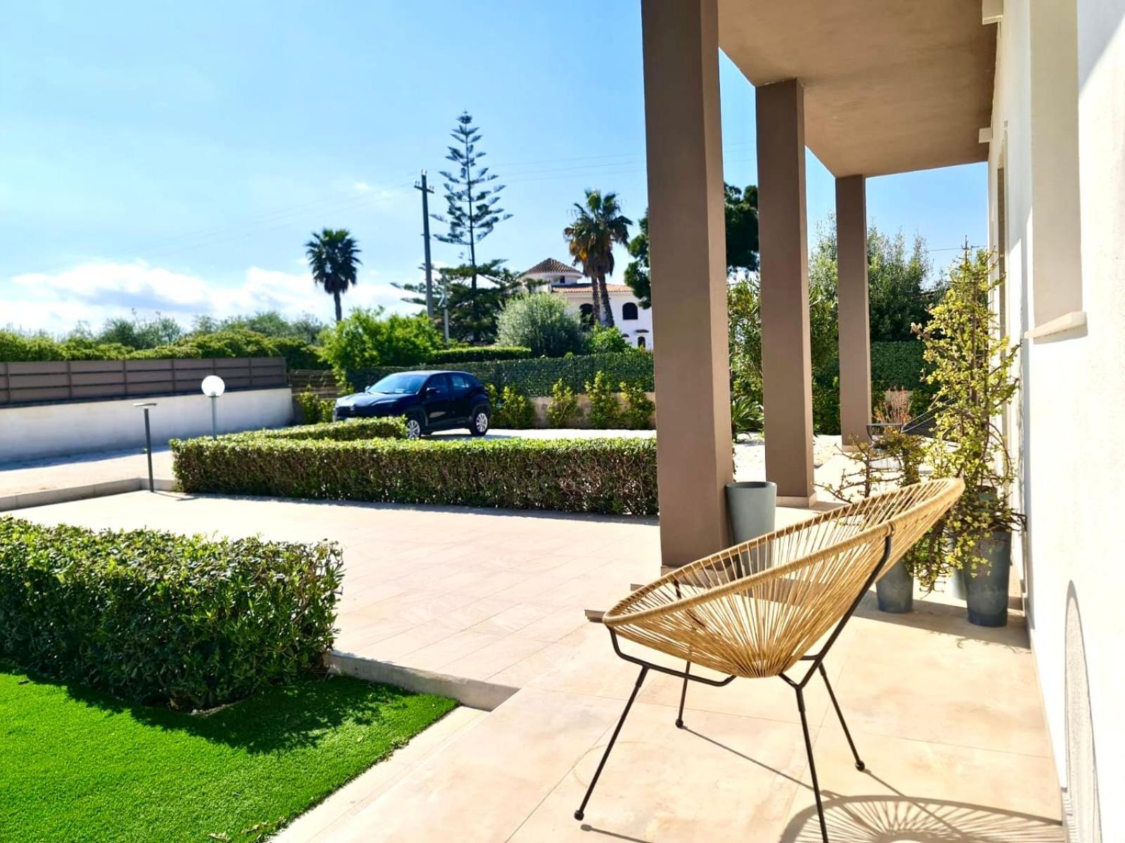 Elsa Villa *